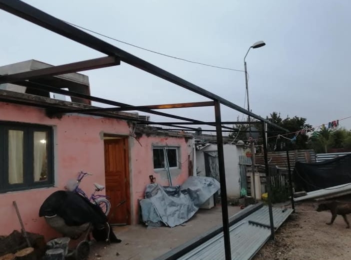 Trabajo de herrería en estructura metálica en Mercedes